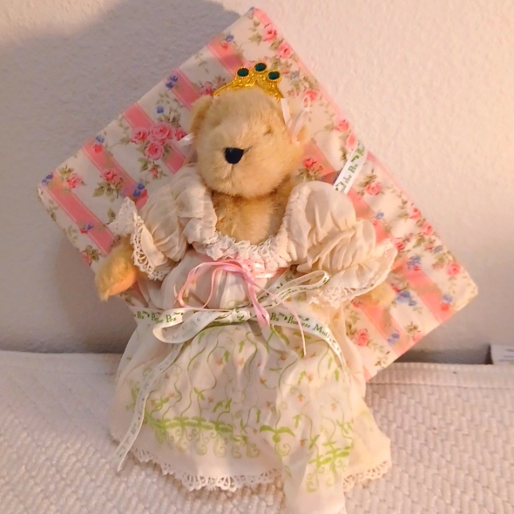 Muffy Vanderbear Princess And The Pea 1995 limited edition
